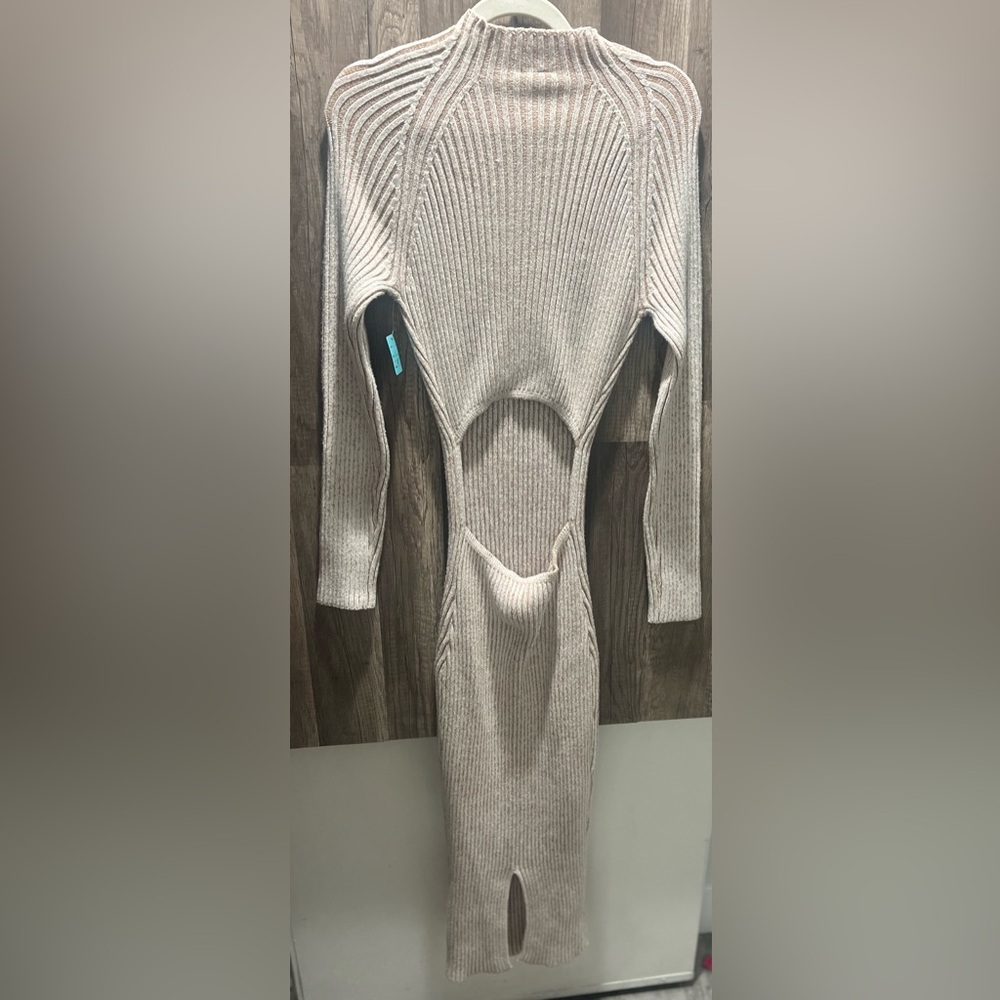 Oatmeal Long Sleeve Open back varicose soft material Sz Women’s Large Dress - Picture 3 of 6